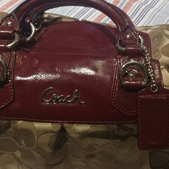 Authentic Coach Sabrina satchel in patent leather and satin canvas - Picture 5 of 14